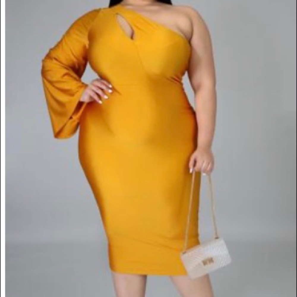Gorgeous one-shoulder golden dress